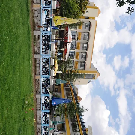 Ulasan Caravan Hotel 4*