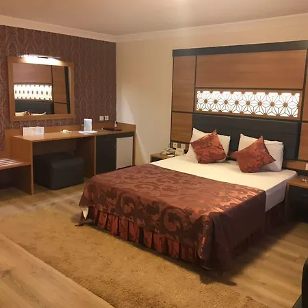 Hotel Ulasan Caravan 4*