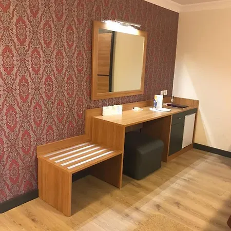 Hotel Ulasan Caravan 4*